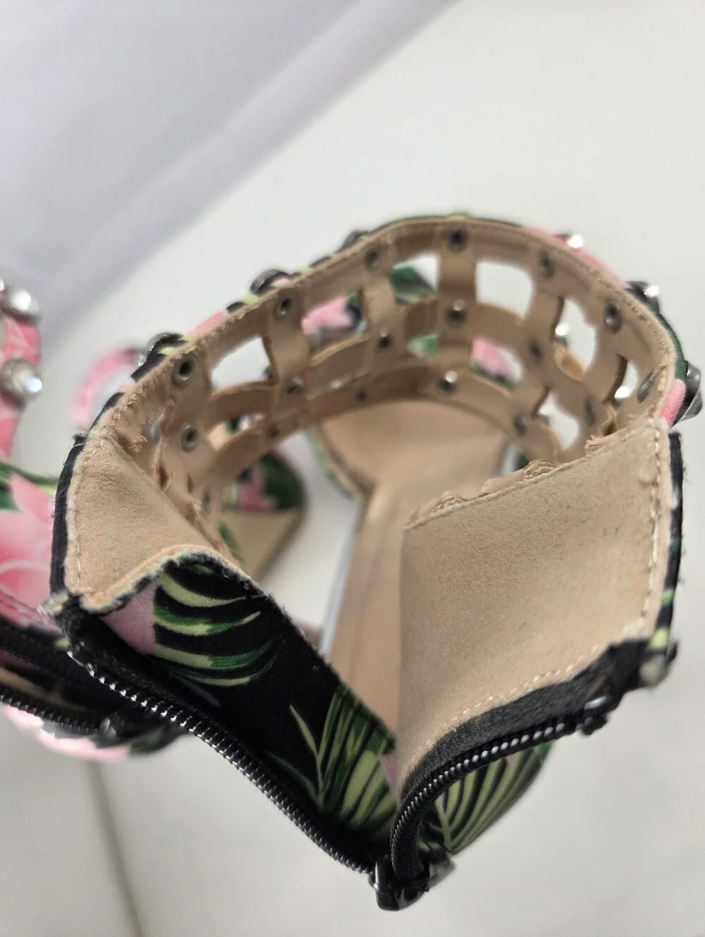ShoeDazzle Sabella Tropical Floral Rhinestone Platform Heels Size 9.5